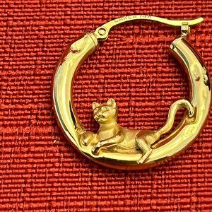 Carla 14K Hoop Earring With Cat Only One Earring